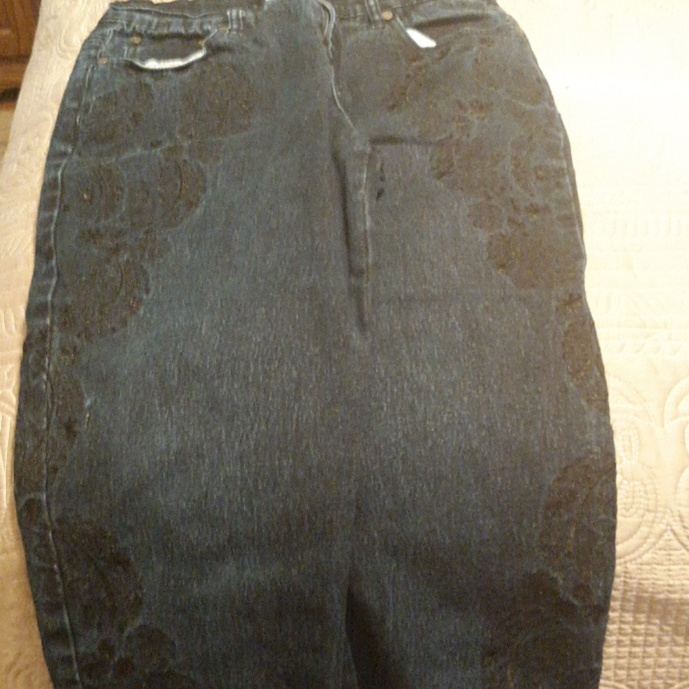 Jeans - Picture 2 of 3